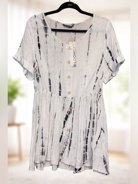 BloomChic White and Black Tie-Dye Button Front Babydoll Top NWT 14/16